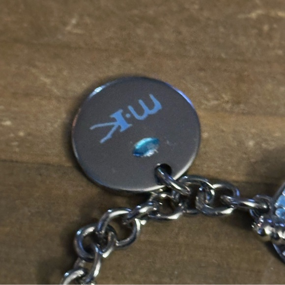 Michael Kors rhinestone toggle bracelet - Picture 5 of 8